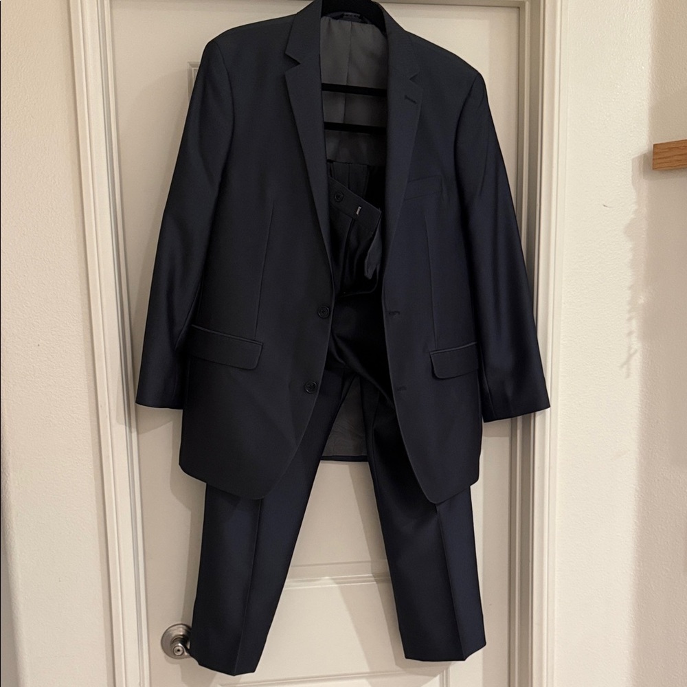 APT.9 - Classic Men's Suit